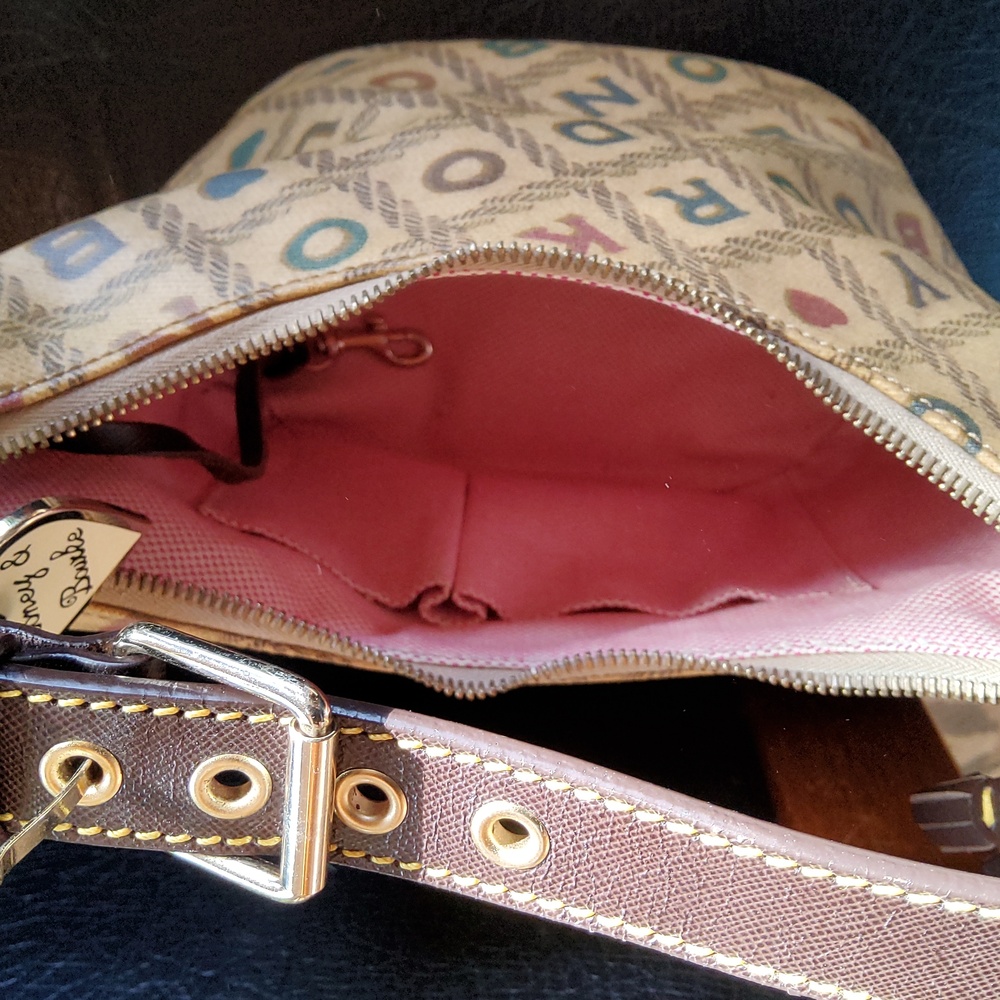 Chic Tan Designer Hobo Bag - Picture 4 of 4